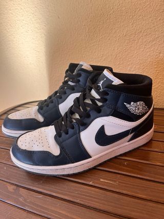 Jordan 1 Mid Zapatillas Azul marino y Blancas
