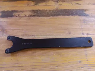 Llave de radial grande Amoladora