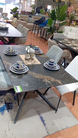 Mesa extensible efecto mármol