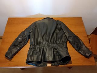 Chaquetón de cuero para moto