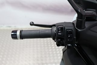 Yamaha XMAX 125 TECH MAX +