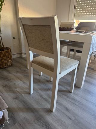 Mesa y 6 sillas comedor lacadas en blanco