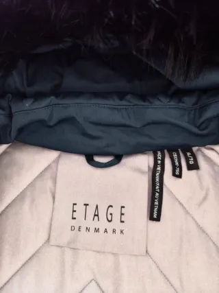 Abrigo de invierno color verde azulado