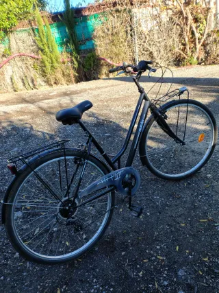 Bicicleta de paseo negra Aurelia