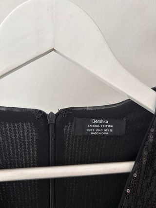 Mono Bershka lentejuelas negro