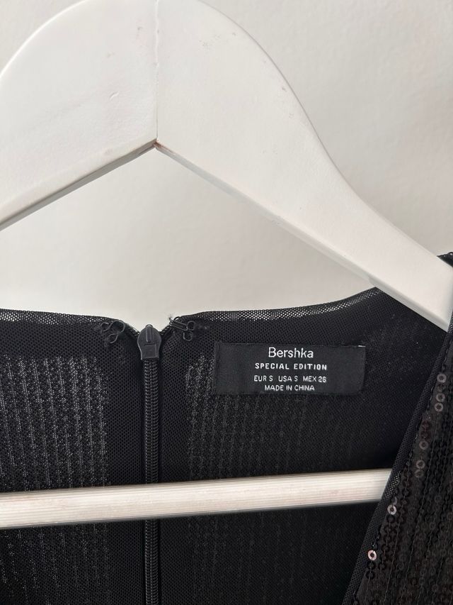 Mono Bershka lentejuelas negro