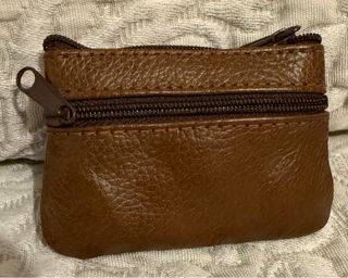 Monederos de piel marrones