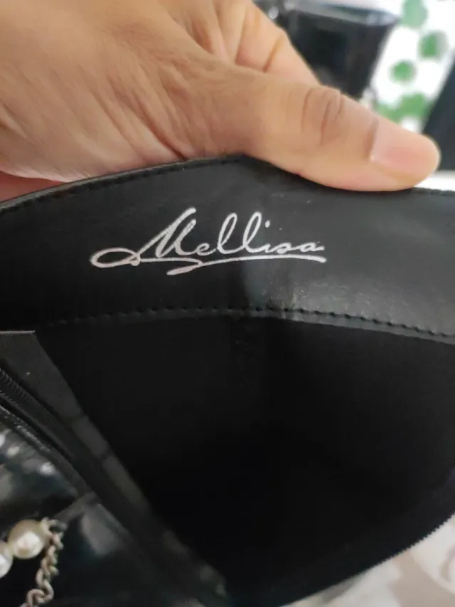 Botas negras charol con perlas