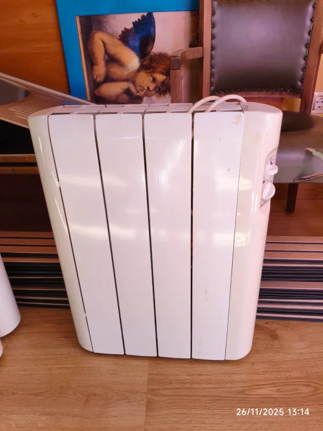 Radiadores Eléctricos Blancos, 7 unidades 500€