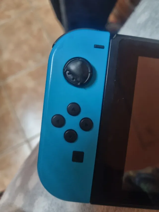 Nintendo Switch Azul/Rojo + Accesorios