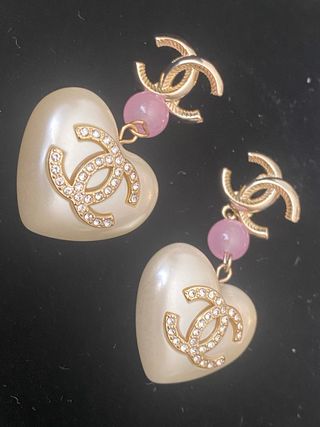 Pendientes Chanel Corazón Perla y Cristal Dorado