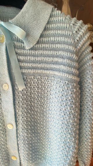 Mañanita chaqueta punto vintage azul