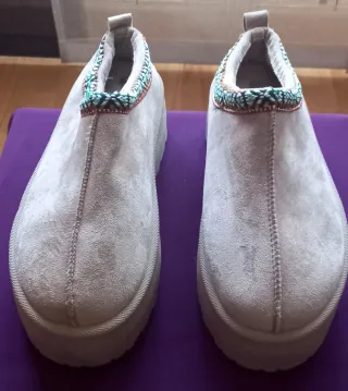 Zapatos/Botines ante taupé. Nuevos a estrenar!!