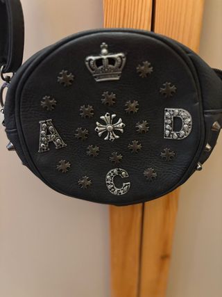 Bolso cuero negro con tachuelas