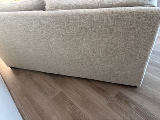 Sofá de 2 plazas amplias, sin manchas.