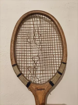 Raqueta de tenis antigua Champion