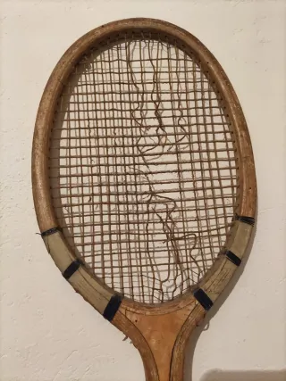 Raqueta de tenis antigua Champion