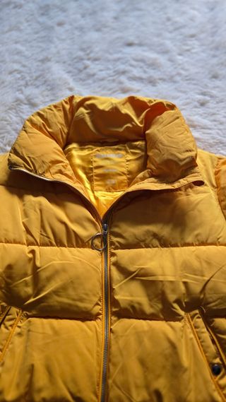 Plumífero Pull&Bear amarillo talla XS