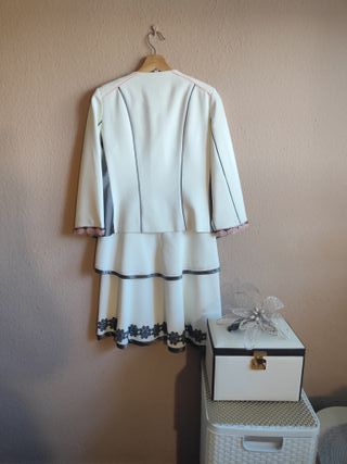 Traje de chaqueta y falda señora