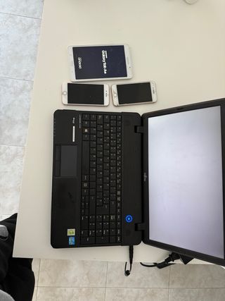 Lote: Portátil Fujitsu, iPhone y Tablet Samsung