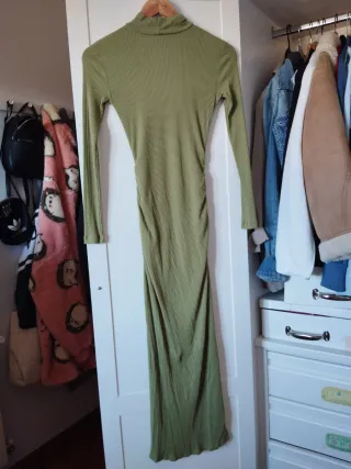 Vestido largo ajustado de manga larga