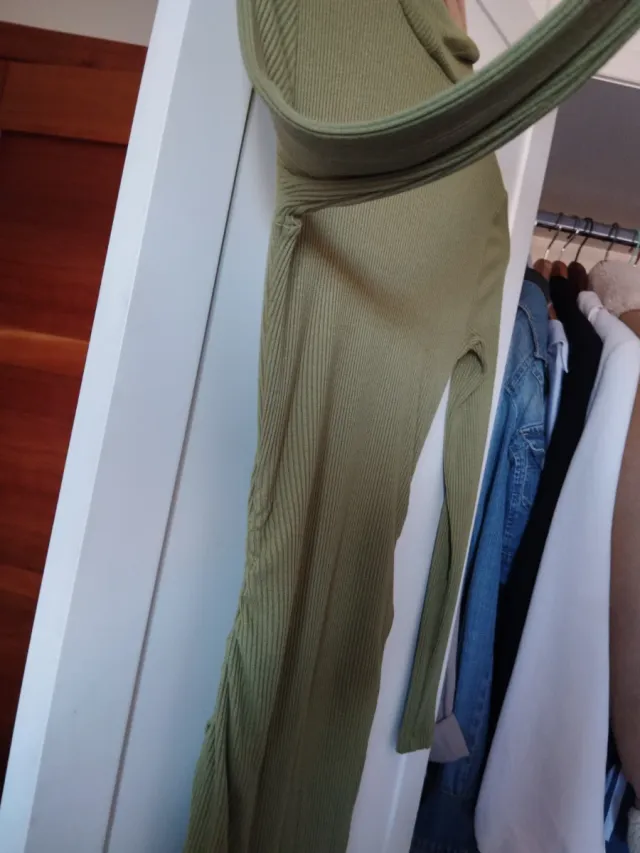 Vestido largo ajustado de manga larga