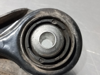 BRAZO SUSPENSION SUPERIOR TRASERO DERECHO BMW SER