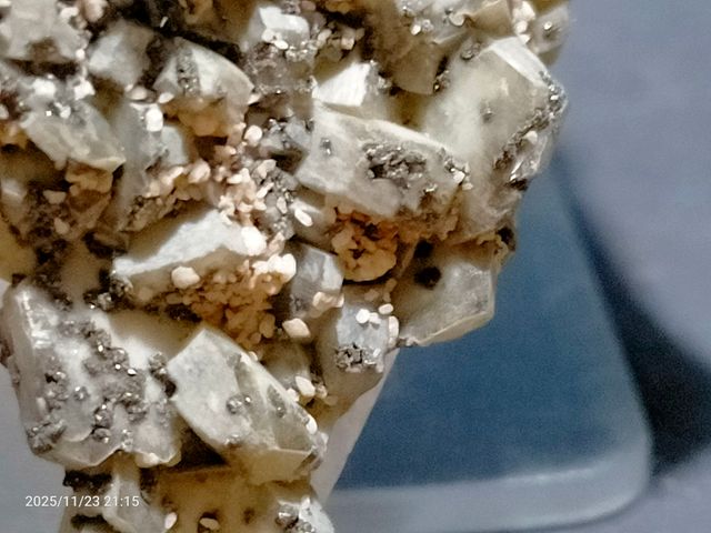 Minerale di quarzo Faden con fluorapatiti, Panasqueira