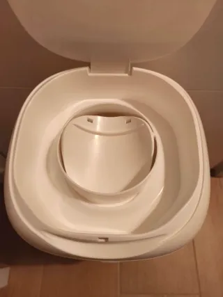 Contenedor de pañales nuevo