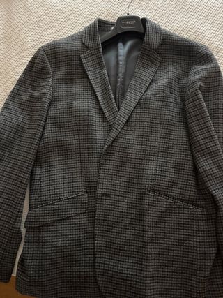 Americana Adolfo Dominguez Gris, estado impecable