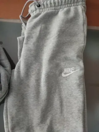 Pantalón chándal Nike gris talla M