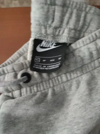 Pantalón chándal Nike gris talla M