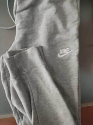 Pantalón chándal Nike gris talla M