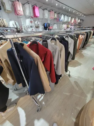 Cappotti da donna beige, rosso, blu navy, nero ecc.