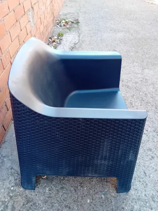 2 Poltrone in resina per giardino