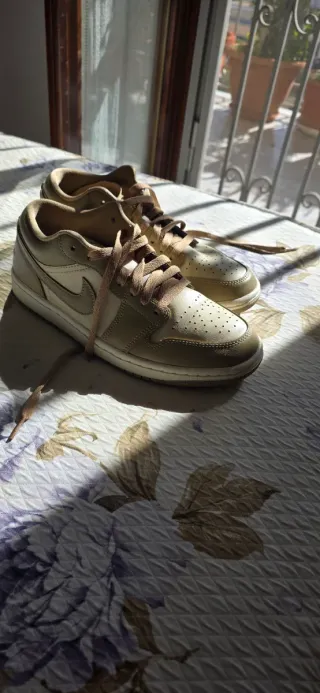 Scarpe Nike Jordan Beige Nuove