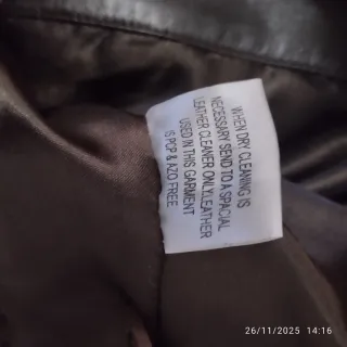 Cazadora de cuero real para hombre recién tentado