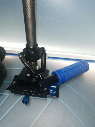 Tarion - Supporto per fotocamere DSLR e videocamere, nero