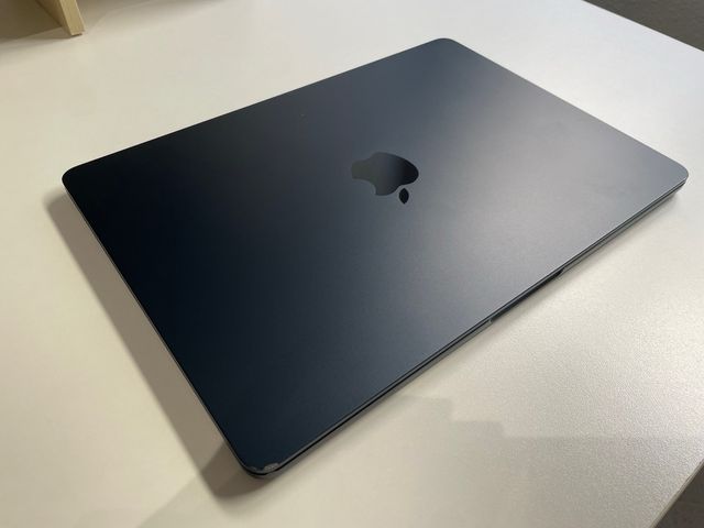 MacBook Air 13 M2 (2022) 16GB RAM 512GB SSD