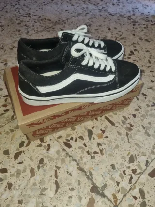 Zapatillas Vans Negras Talla 41.5 Nuevas