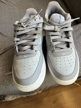 Zapatillas Nike Air Force 1 Grises Blancas
