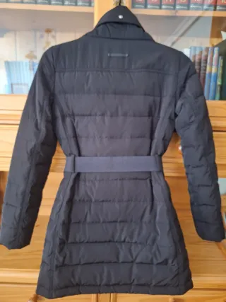 Abrigos Negro y Beige acolchado con cinturón XS