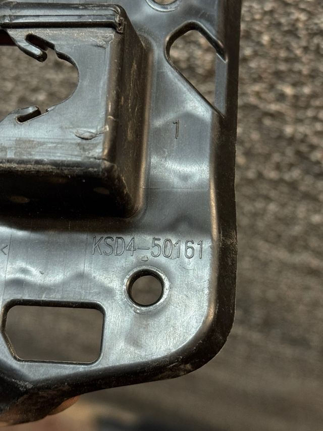 Soporte Parachoques Delantero KSD450161