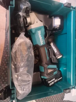 Makita 18V DGA504RMJ original