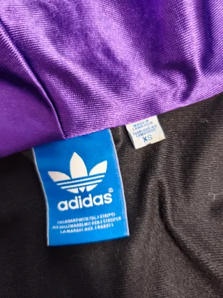 Chaqueta Adidas Negra y Morada