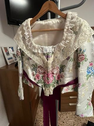 Trajes de Fallera Verdes y Dorados