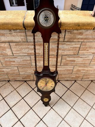 Orologio da parete in legno