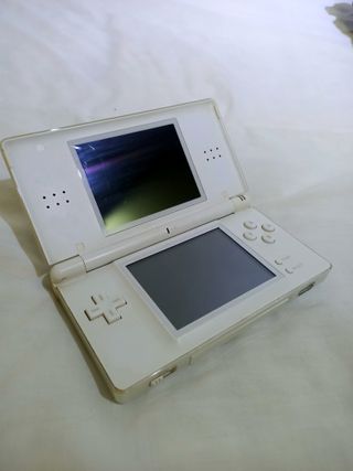 Nintendo DS Lite Blanca + Cargador