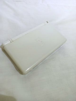 Nintendo DS Lite Blanca + Cargador