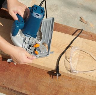 Sierra circular DEXTER 1200W + accesorios + disco